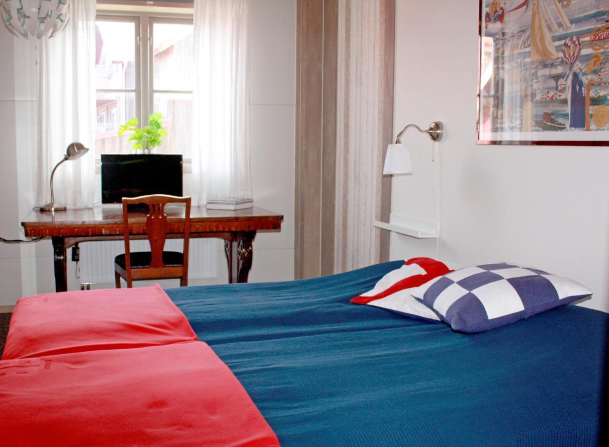 Seglarhotellet - Vandrarhem Pa Kaeringoen Karingon Buitenkant foto